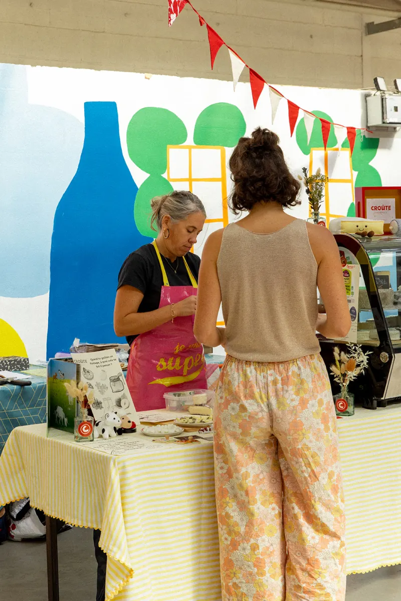 Stand de restauration sous les fanions